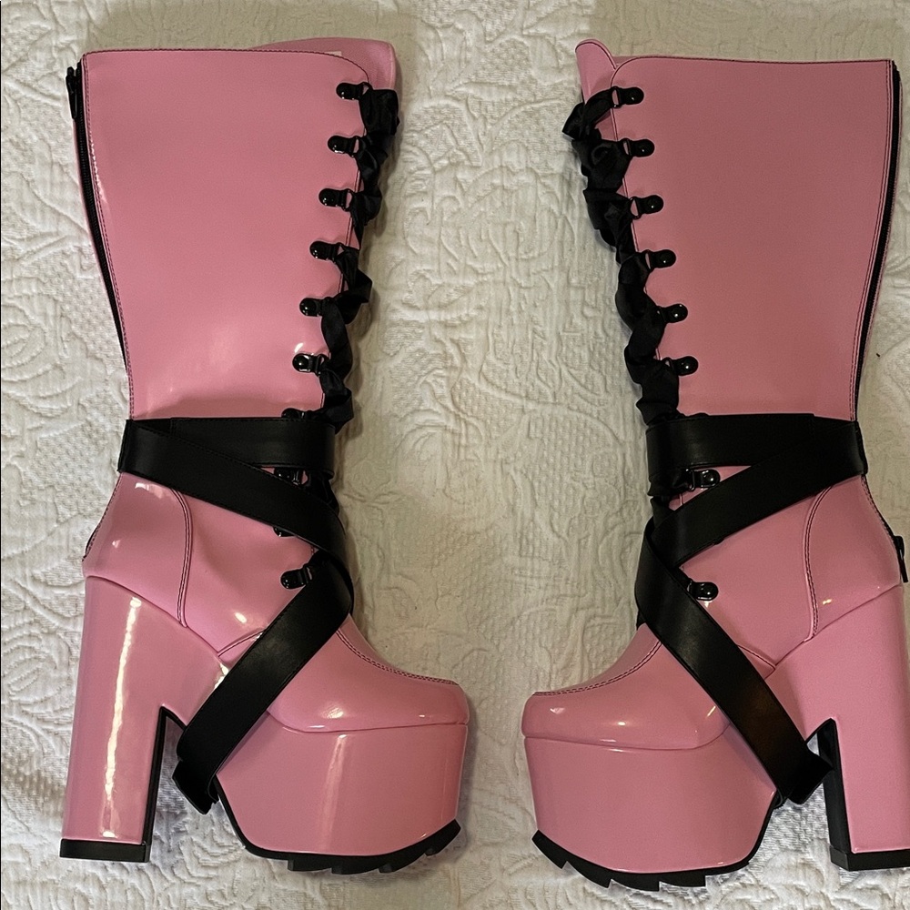 Monster High X YRU Draculaura platform vamp boots